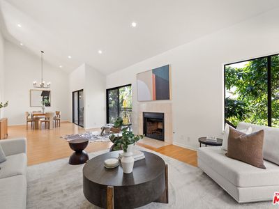 1742 S Bentley Ave APT 301, Los Angeles, CA, 90025