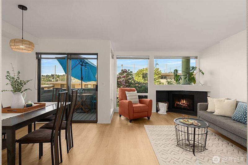 2nd image of 2831 14th Avenue W #2