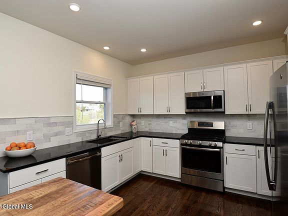 2nd image of 23 Julia Cir