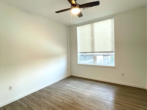 4th image of 330 E 6th Ave #329