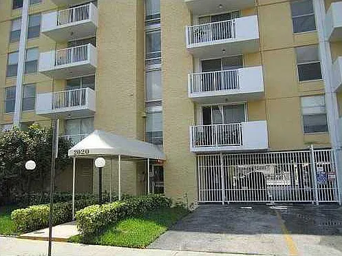 2 bed, 963 sqft, $2,500 — Photo 3