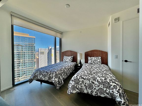 3rd image of 1000 Auahi St #3403