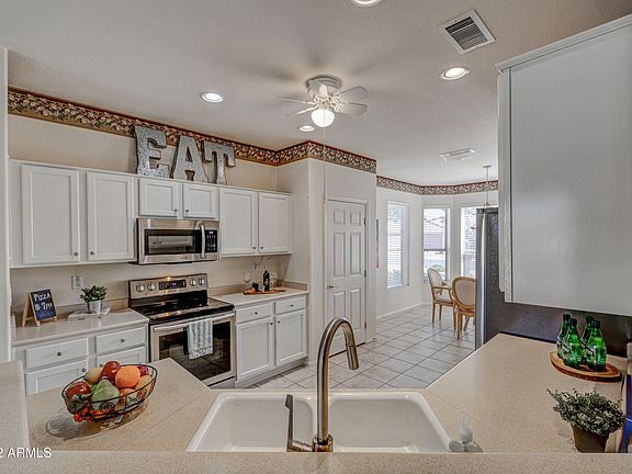 2nd image of 18012 N Somerset Dr