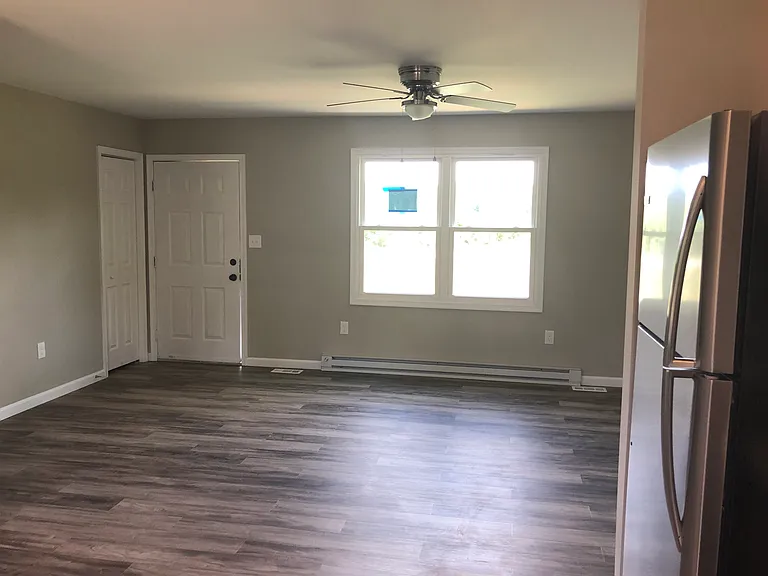 9384 Windsor Dr — Photo 3