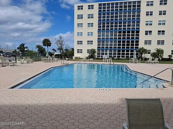 1224 S Peninsula Dr APT 202, Daytona Beach, FL 32118
