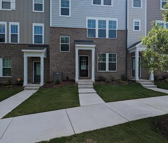 7005 Gentle Pine Pl — Photo 3