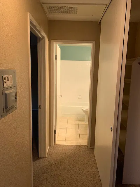 2 bed, 1000 sqft, $2,400 — Photo 2
