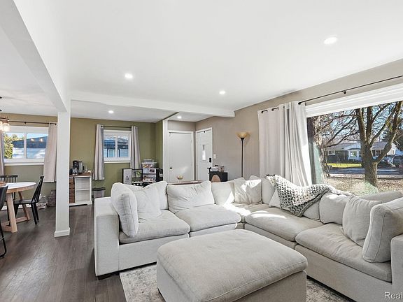 4th image of 3762 Percy King Rd