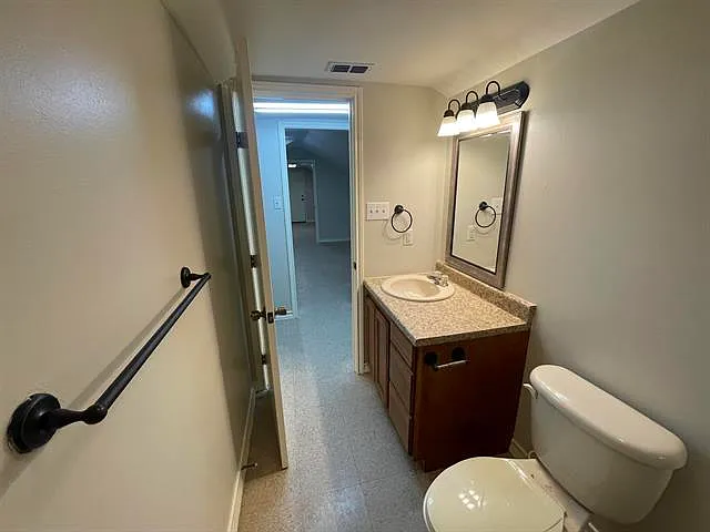 2202 Okane St #10 — Photo 12