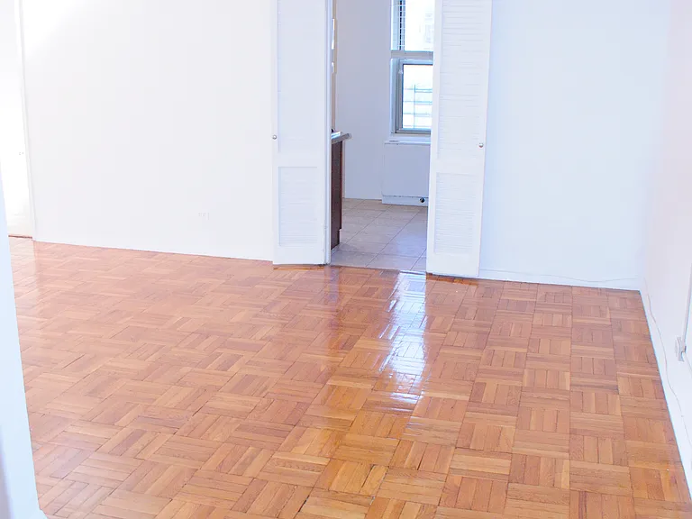 10740 Queens Blvd #4E — Photo 13