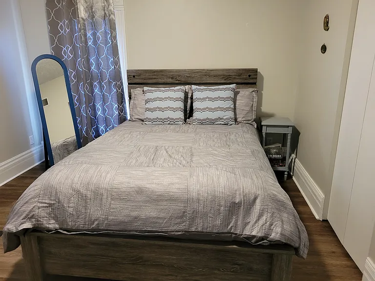 Comfy queen sized bed
