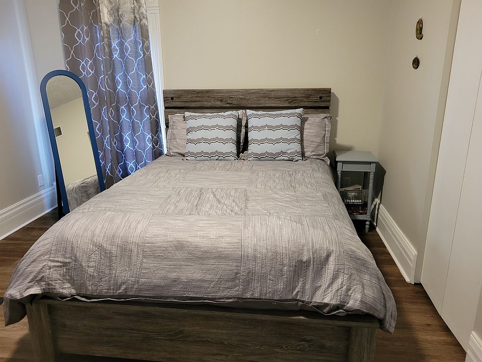 Comfy queen sized bed