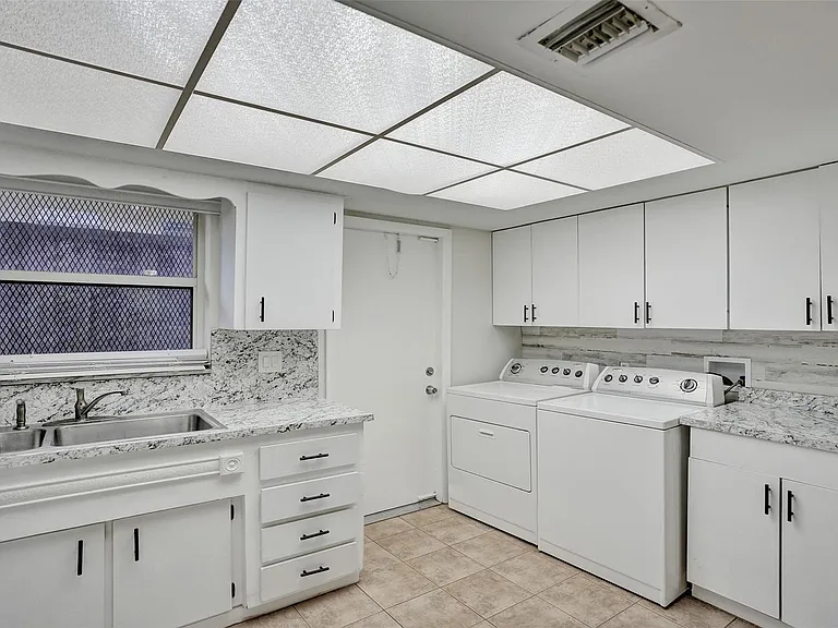 4240 NW 21st Ave #2 — Photo 5