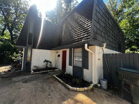 2nd image of 517 E 5th St