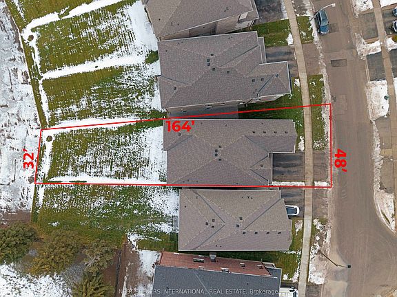 3rd image of 95 Pembrook St