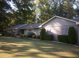 1306 Brentwood St, Paris, TN 38242