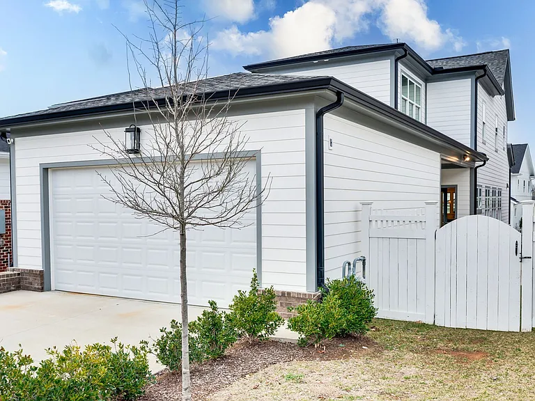 6007 Camberley St — Photo 42