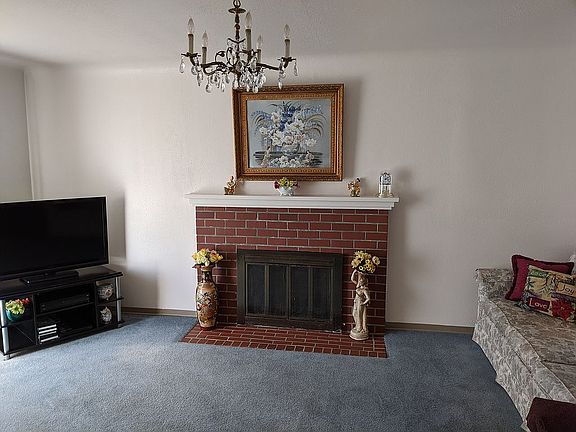 3rd image of 801 W Mead Ave