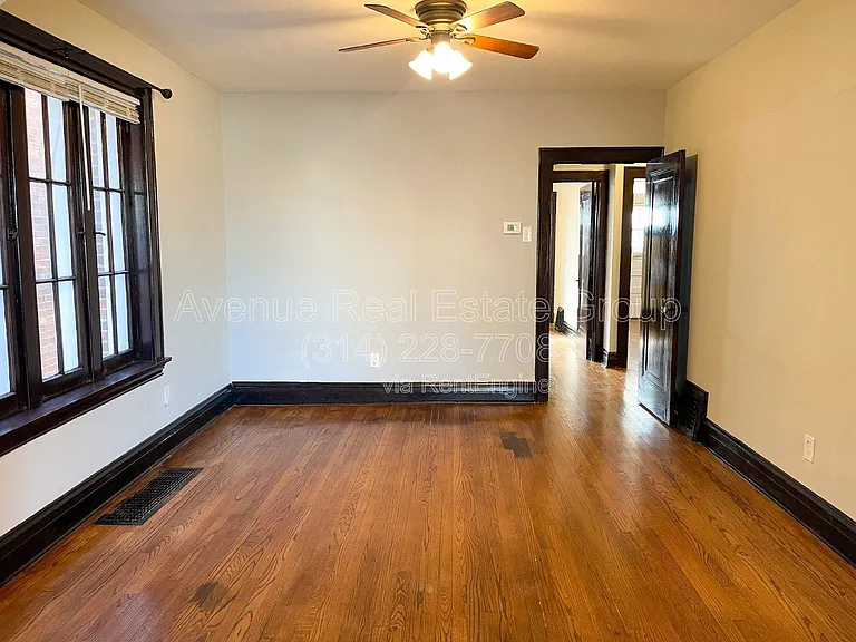 6044 Southwest Ave — Photo 5