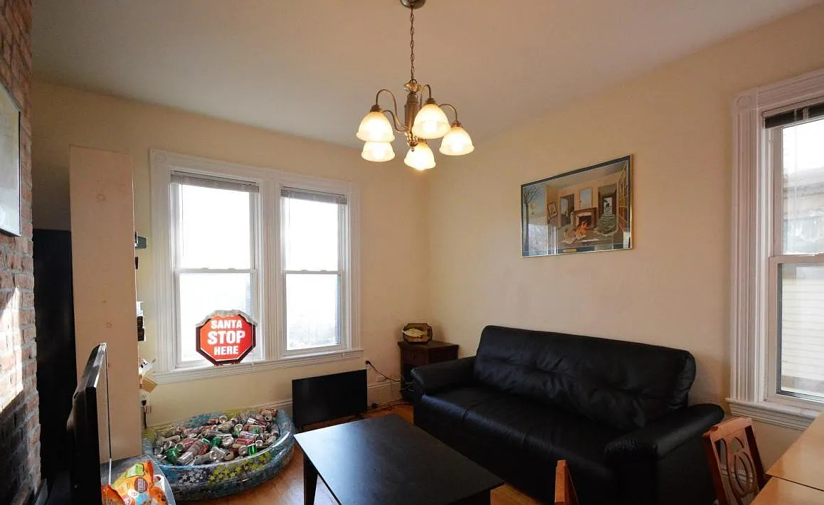 3 bed, $3,500 — Photo 2