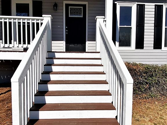 4th image of 667 Lambeth Dr
