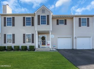 19 Gettysburg Dr, Howell, NJ 07731