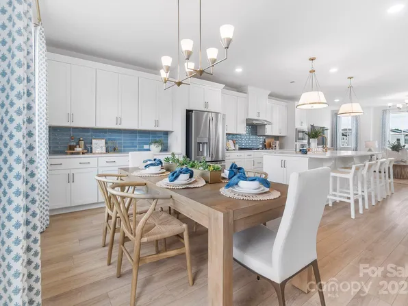 2146 Barrowcliffe Dr NW, Concord, NC 28027