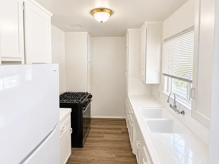 4265-4271 Coldwater Canyon Ave — Photo 3