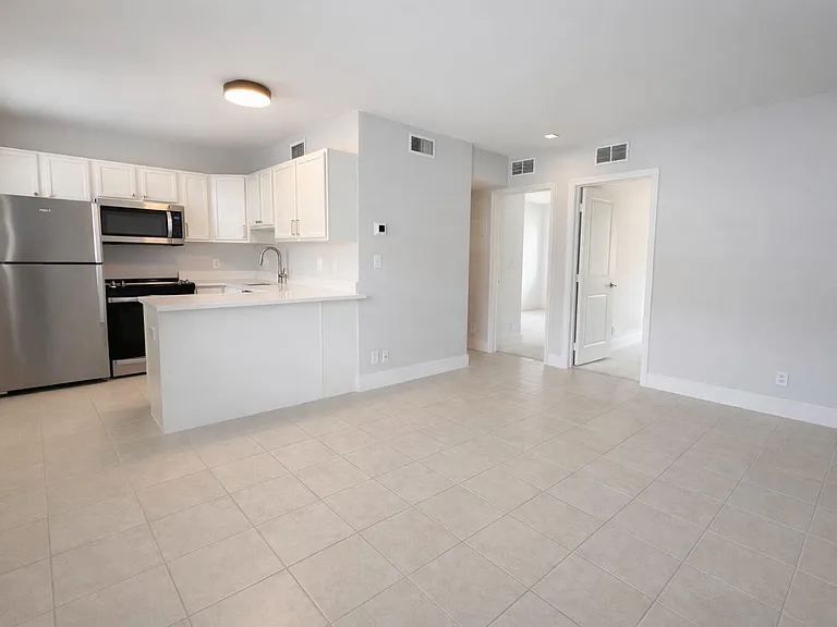 2660 NE 8th Ave #216 — Photo 6