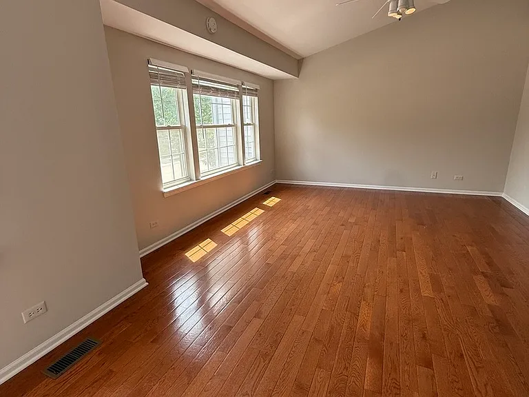 2442 Madiera Ln — Photo 5