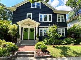 127 Evergreen St, Providence, RI 02906