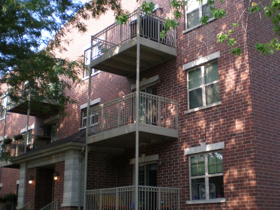 1st image of 3520 N Hamlin Ave