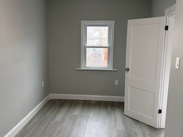 33-35 Cedar Ave #2 — Photo 30