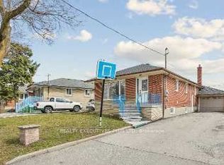 15 Dittmer Cres, Toronto, ON M9W4P7