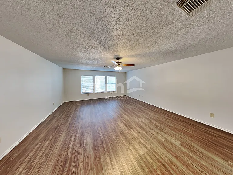 8135 Chestnut Manor Dr — Photo 8