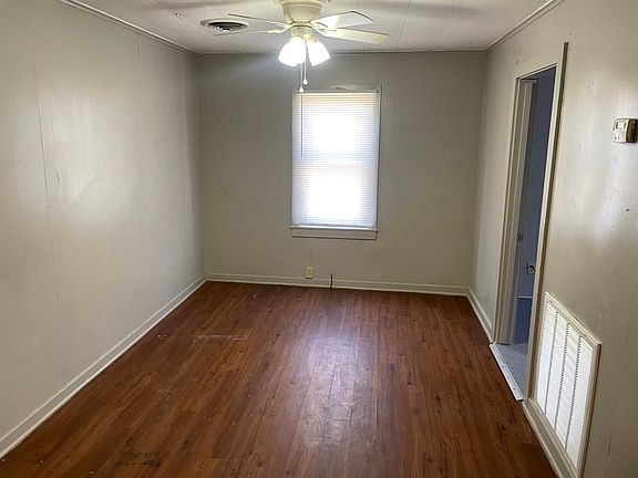 4th image of 321 Glenn St