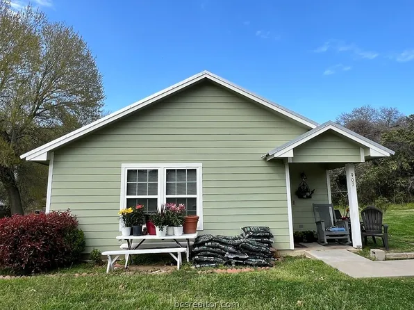907 Petty St, Brenham, TX 77833