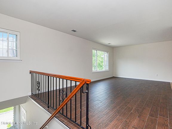 3rd image of 607 Correll Ave Floor 2