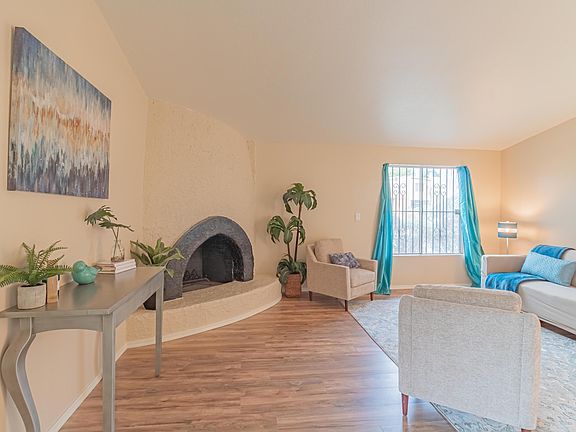 5th image of 2111 N Camino De La Cienega