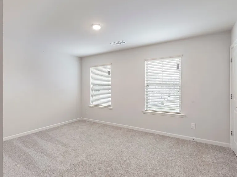 2943 Cottage Ln — Photo 21