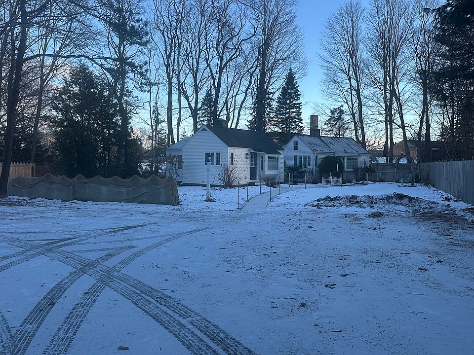 parking for cottage staright ahead