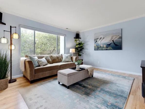 3137 Seacrest Ave APT 12, Marina, CA 93933