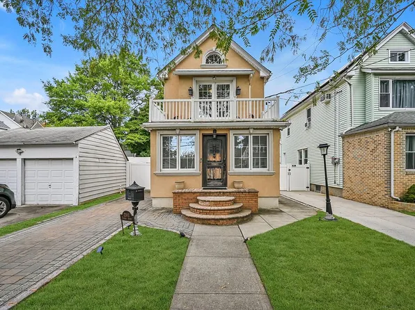 22411 Edmore Ave, Queens Village, NY 11428