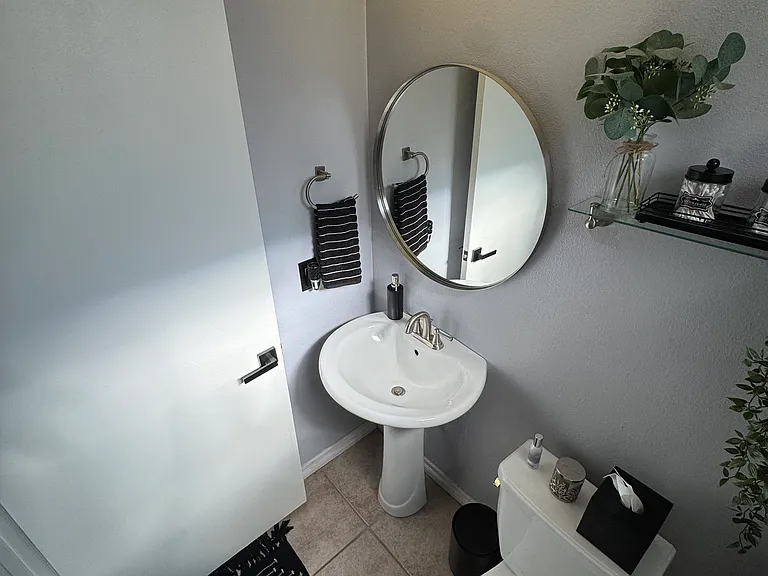 9210 Van Nuys Blvd #9 — Photo 6