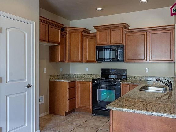 5th image of 7566 Sierra Bella Pl