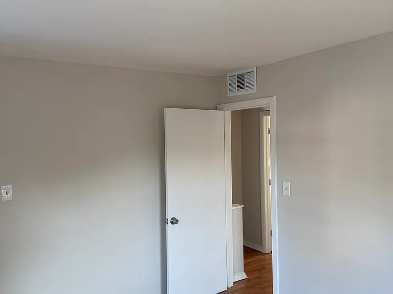 8 Higbie Dr — Photo 16