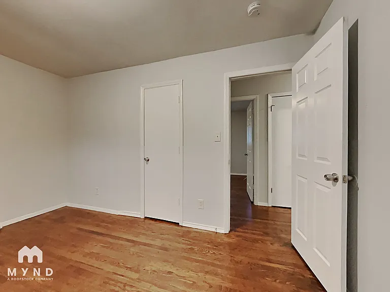 301 Edgegreen Dr — Photo 11