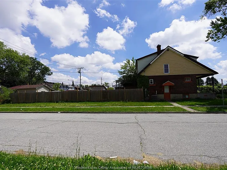 1450 Bruce Ave — Photo 5