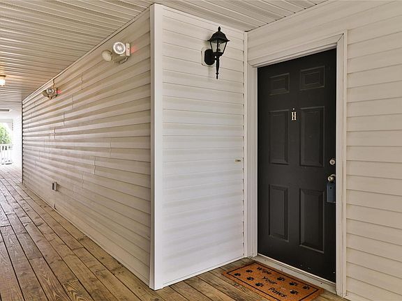5th image of 9752 Newham Dr #14H