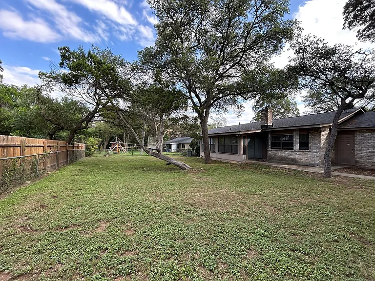 826 Timber Dr — Photo 40